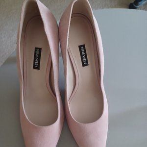 Pink pumps